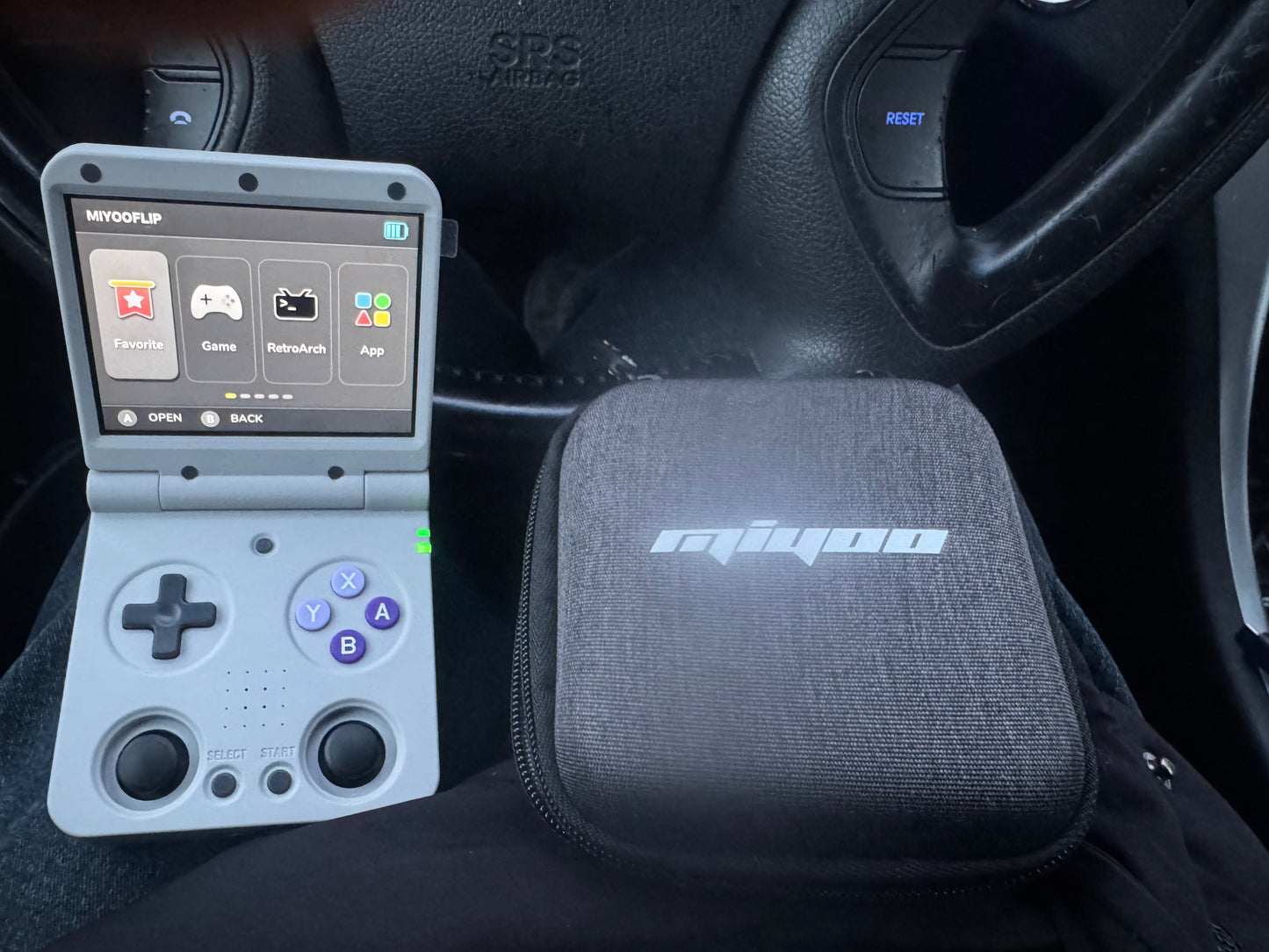 Retro Flip – Portable Retro Fun in a Modern Design